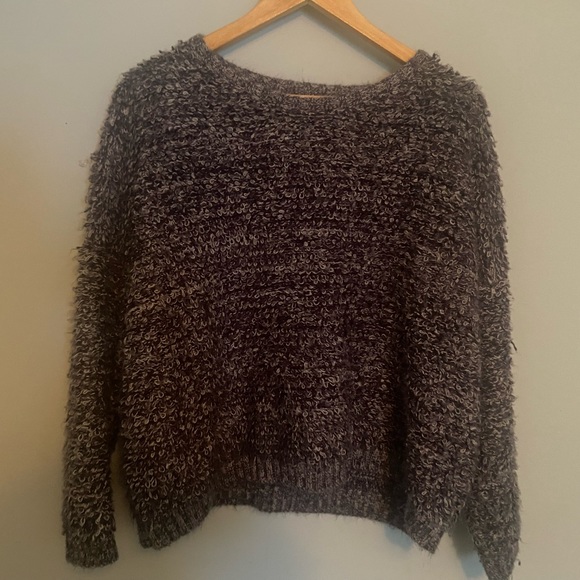 Katsumi Large cozy sweater size Large grey/brown in color - Picture 2 of 4